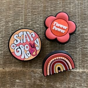 #7 No Brand Croc Charms